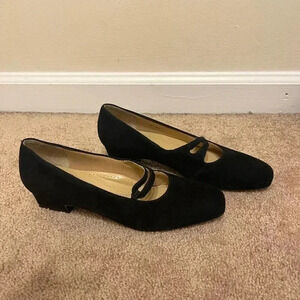 TROTTER  Women’s Mary Jane Pump Slip On Shoes Size 8 1/2 Narrow Black Crepe